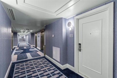 Condo in Miami Beach, Florida  № 1934543 - photo 23