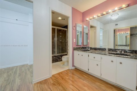 Condominio en venta en Hollywood, Florida, 2 dormitorios, 122.07 m2 № 1802776 - foto 20