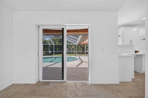 House in Fort Myers, Florida 3 bedrooms, 151.06 sq.m. № 2266695 - photo 11
