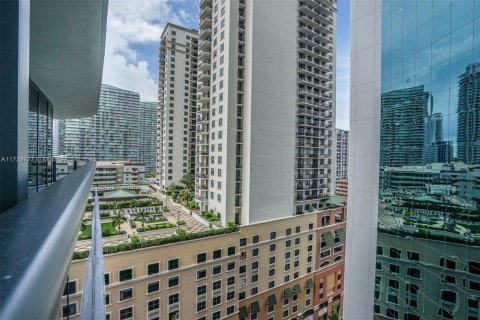 Condo in Miami, Florida, 1 bedroom № 1935084 - photo 13