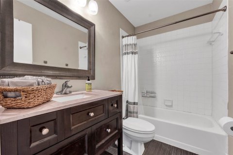 Copropriété à vendre à Plantation, Floride: 2 chambres, 118.17 m2 № 1957790 - photo 26