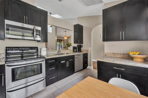 Copropriété à vendre à Plantation, Floride: 2 chambres, 118.17 m2 № 1957790 - photo 13