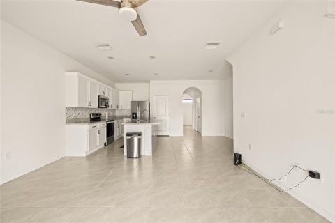 Townhouse in Wesley Chapel, Florida 3 bedrooms, 155.43 sq.m. № 1508105 - photo 16