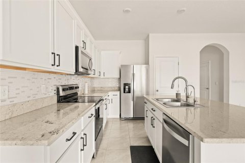 Townhouse in Wesley Chapel, Florida 3 bedrooms, 155.43 sq.m. № 1508105 - photo 12