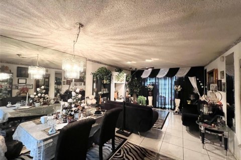 Condominio en venta en Lauderdale Lakes, Florida, 2 dormitorios, 89.19 m2 № 2084485 - foto 4