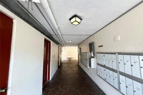 Condominio en venta en Lauderdale Lakes, Florida, 2 dormitorios, 89.19 m2 № 2084485 - foto 18