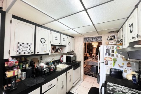 Condominio en venta en Lauderdale Lakes, Florida, 2 dormitorios, 89.19 m2 № 2084485 - foto 3
