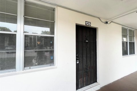 Condominio en venta en Lauderdale Lakes, Florida, 2 dormitorios, 89.19 m2 № 2084485 - foto 2