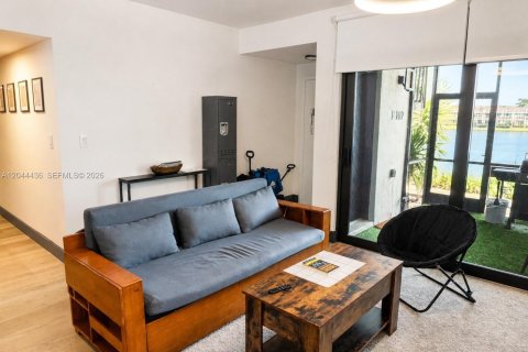 Condo in Miami, Florida, 2 bedrooms № 2178715 - photo 10