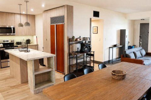Condo in Miami, Florida, 2 bedrooms № 2178715 - photo 11