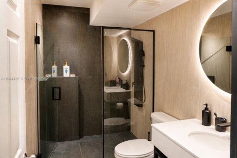 Condo in Miami, Florida, 2 bedrooms № 2178715 - photo 19