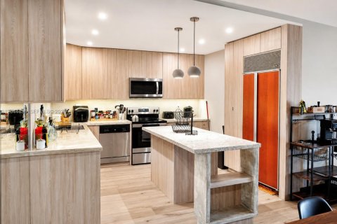 Condo in Miami, Florida, 2 bedrooms № 2178715 - photo 12