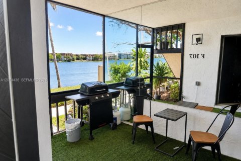 Condo in Miami, Florida, 2 bedrooms № 2178715 - photo 7