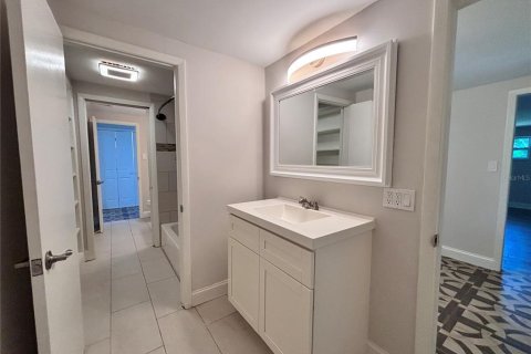 House in Bradenton, Florida 4 bedrooms, 338.54 sq.m. № 1746689 - photo 20