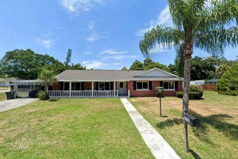 House in Bradenton, Florida 4 bedrooms, 338.54 sq.m. № 1746689 - photo 1