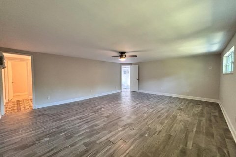 House in Bradenton, Florida 4 bedrooms, 338.54 sq.m. № 1746689 - photo 17