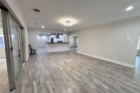 House in Bradenton, Florida 4 bedrooms, 338.54 sq.m. № 1746689 - photo 9