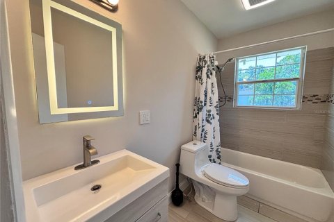 House in Bradenton, Florida 4 bedrooms, 338.54 sq.m. № 1746689 - photo 29