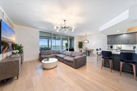 Condo in Fort Myers, Florida, 3 bedrooms  № 1773557 - photo 15