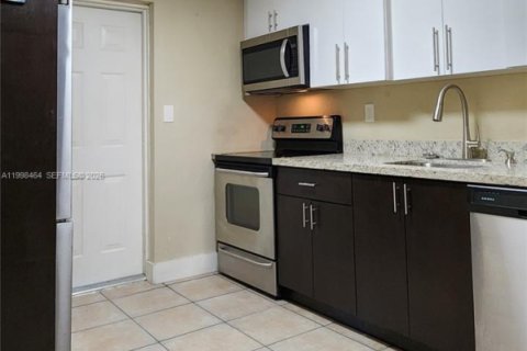 Купить виллу или дом в Хайалиа, Флорида 4 спальни, 183.02м2, № 2060853 - фото 4