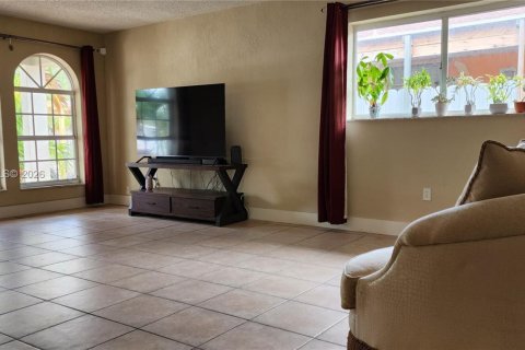 Купить виллу или дом в Хайалиа, Флорида 4 спальни, 183.02м2, № 2060853 - фото 5