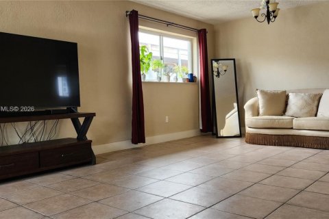 Купить виллу или дом в Хайалиа, Флорида 4 спальни, 183.02м2, № 2060853 - фото 15