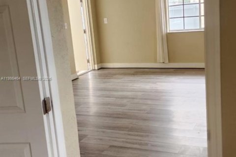 Купить виллу или дом в Хайалиа, Флорида 4 спальни, 183.02м2, № 2060853 - фото 30