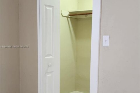 Купить виллу или дом в Хайалиа, Флорида 4 спальни, 183.02м2, № 2060853 - фото 10