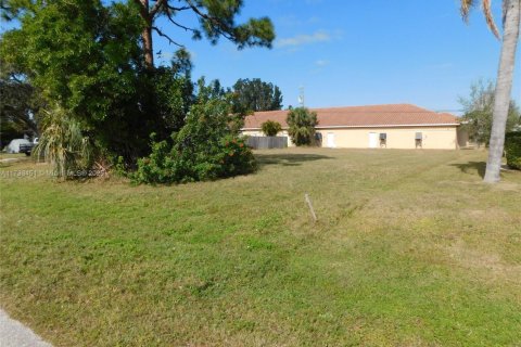Immobilier commercial à vendre à Cape Coral, Floride № 1979361 - photo 1