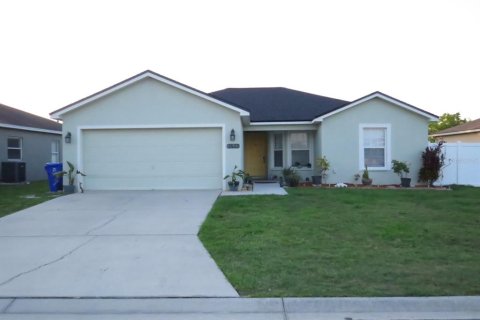 House in Lakeland, Florida 3 bedrooms, 122.54 sq.m. № 1870521 - photo 1