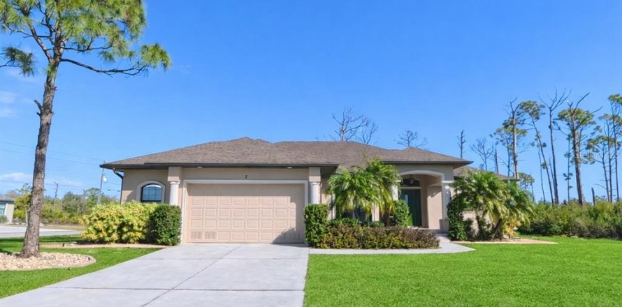 House in Placida, Florida 3 bedrooms, 166.11 sq.m. № 2196342