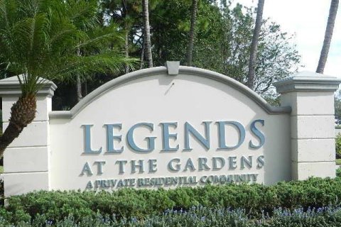 Condo in Palm Beach Gardens, Florida, 2 bedrooms  № 1120177 - photo 1