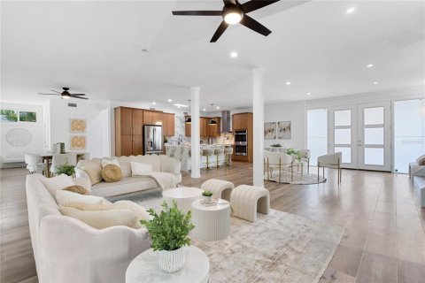 Villa ou maison à louer à Sarasota, Floride: 4 chambres, 227.61 m2 № 1816660 - photo 8
