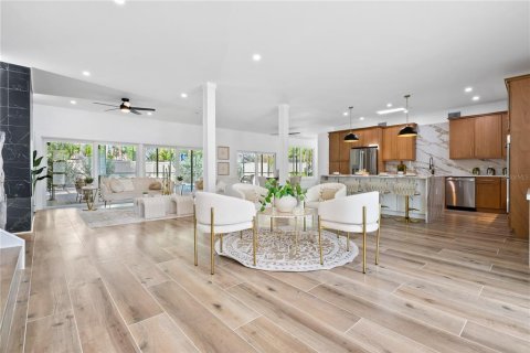 Villa ou maison à louer à Sarasota, Floride: 4 chambres, 227.61 m2 № 1816660 - photo 5
