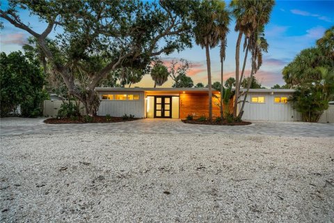 Villa ou maison à louer à Sarasota, Floride: 4 chambres, 227.61 m2 № 1816660 - photo 2