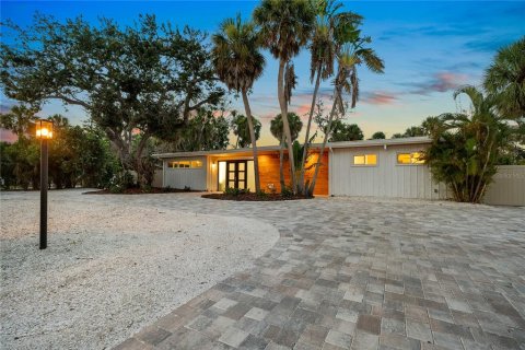 Villa ou maison à louer à Sarasota, Floride: 4 chambres, 227.61 m2 № 1816660 - photo 3