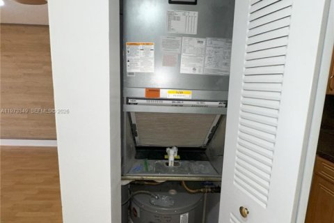 Купить кондоминиум в Майами, Флорида 2 спальни, 86.86м2, № 2033907 - фото 16