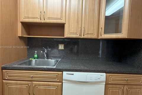 Купить кондоминиум в Майами, Флорида 2 спальни, 86.86м2, № 2033907 - фото 5