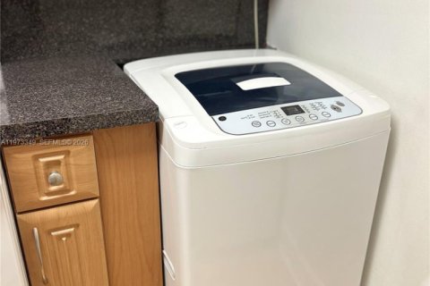 Купить кондоминиум в Майами, Флорида 2 спальни, 86.86м2, № 2033907 - фото 7