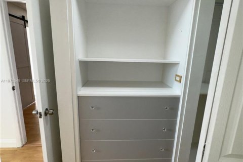 Купить кондоминиум в Майами, Флорида 2 спальни, 86.86м2, № 2033907 - фото 13