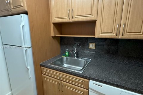 Купить кондоминиум в Майами, Флорида 2 спальни, 86.86м2, № 2033907 - фото 6