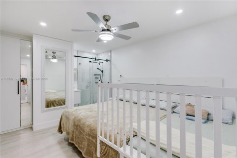 Immobilier commercial à vendre à Miami, Floride: 195.65 m2 № 2240471 - photo 18