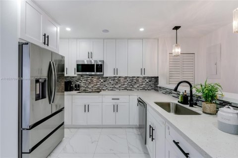 Immobilier commercial à vendre à Miami, Floride: 195.65 m2 № 2240471 - photo 17