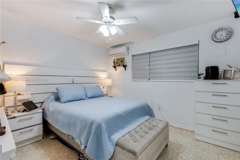 Immobilier commercial à vendre à Miami, Floride: 195.65 m2 № 2240471 - photo 12
