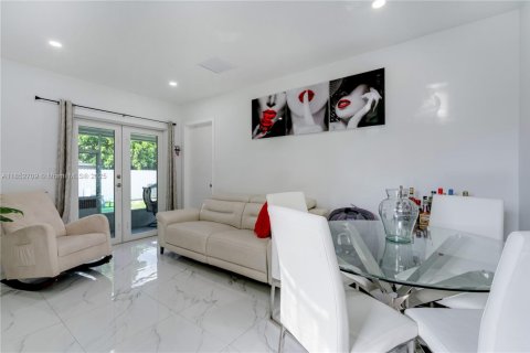 Immobilier commercial à vendre à Miami, Floride: 195.65 m2 № 2240471 - photo 23