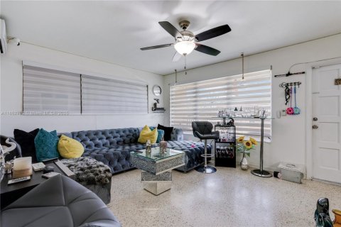Immobilier commercial à vendre à Miami, Floride: 195.65 m2 № 2240471 - photo 7