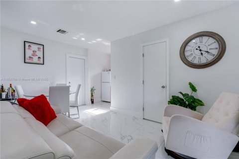 Immobilier commercial à vendre à Miami, Floride: 195.65 m2 № 2240471 - photo 22