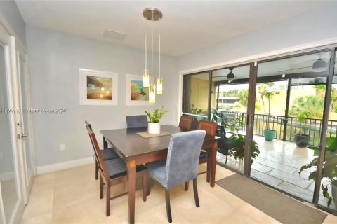Touwnhouse à vendre à Miami Lakes, Floride: 3 chambres, 135.64 m2 № 1928429 - photo 5