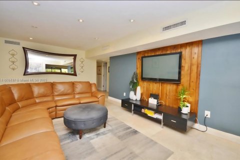 Touwnhouse à vendre à Miami Lakes, Floride: 3 chambres, 135.64 m2 № 1928429 - photo 2