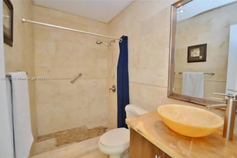 Touwnhouse à vendre à Miami Lakes, Floride: 3 chambres, 135.64 m2 № 1928429 - photo 7